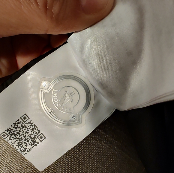 ☃️EUC Authentic Moncler Khloe Down Puffer Coat w/Real Fur Trim Removable Hood, 0 - Picture 16 of 16